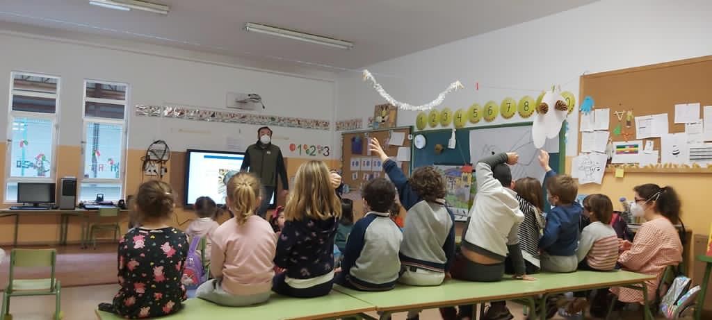 La Fundación Oso de Asturias continúa con su programa de educación ambiental, adaptado a todas las necesidades