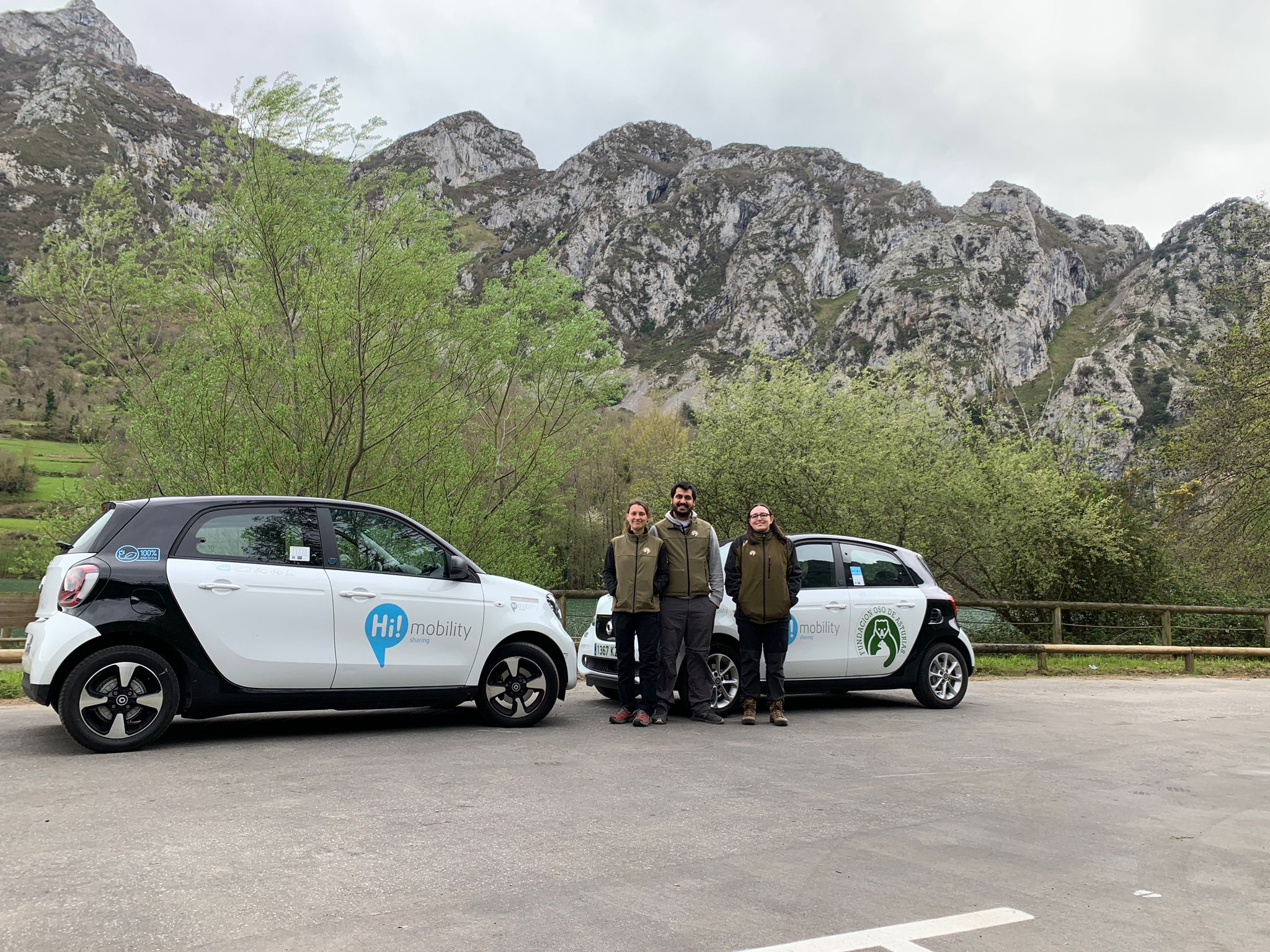 Los informadores ambientales de la FOA están desde hoy asesorando a visitantes en espacios naturales protegidos